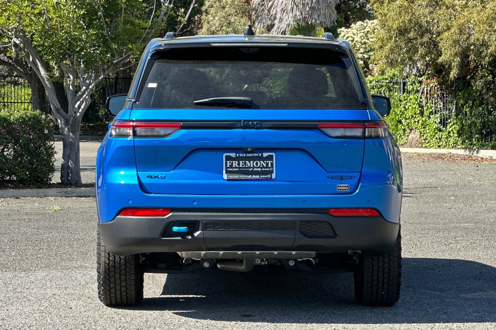 New 2023 Jeep Grand Cherokee Trailhawk w/ Advanced Protech Group II image 4