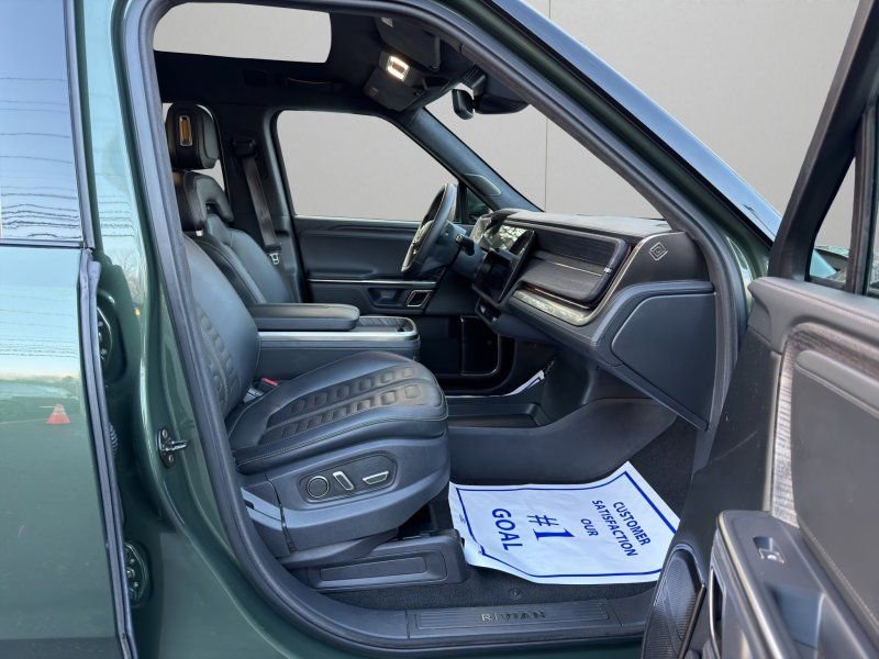 Used 2023 Rivian R1T Adventure image 13