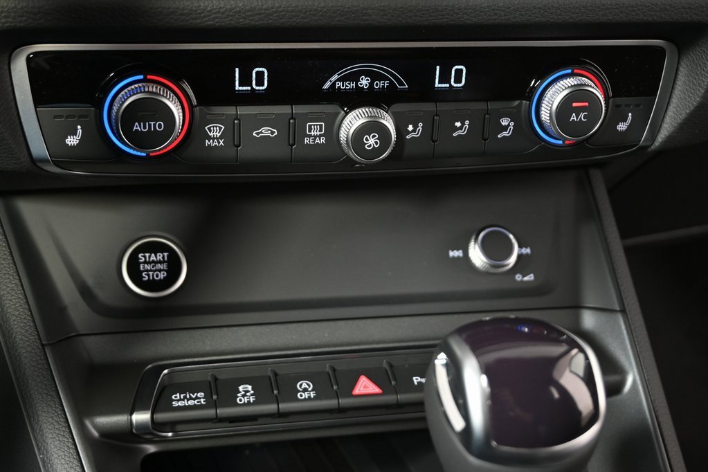 New 2025 Audi Q3 2.0T Premium image 14