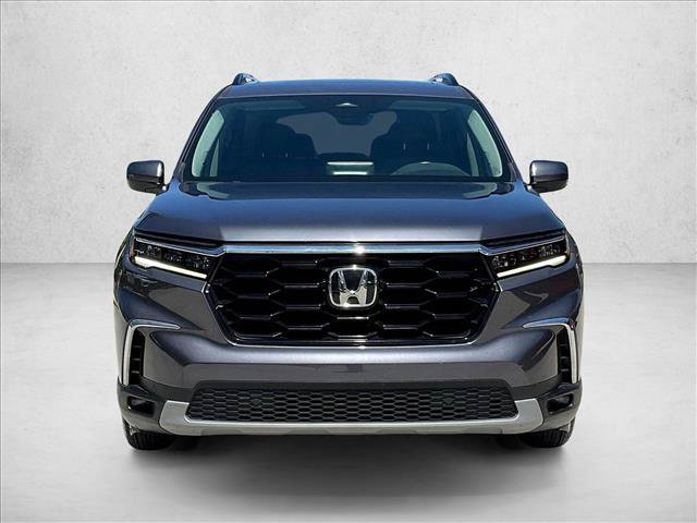 Used 2023 Honda Pilot Touring image 3