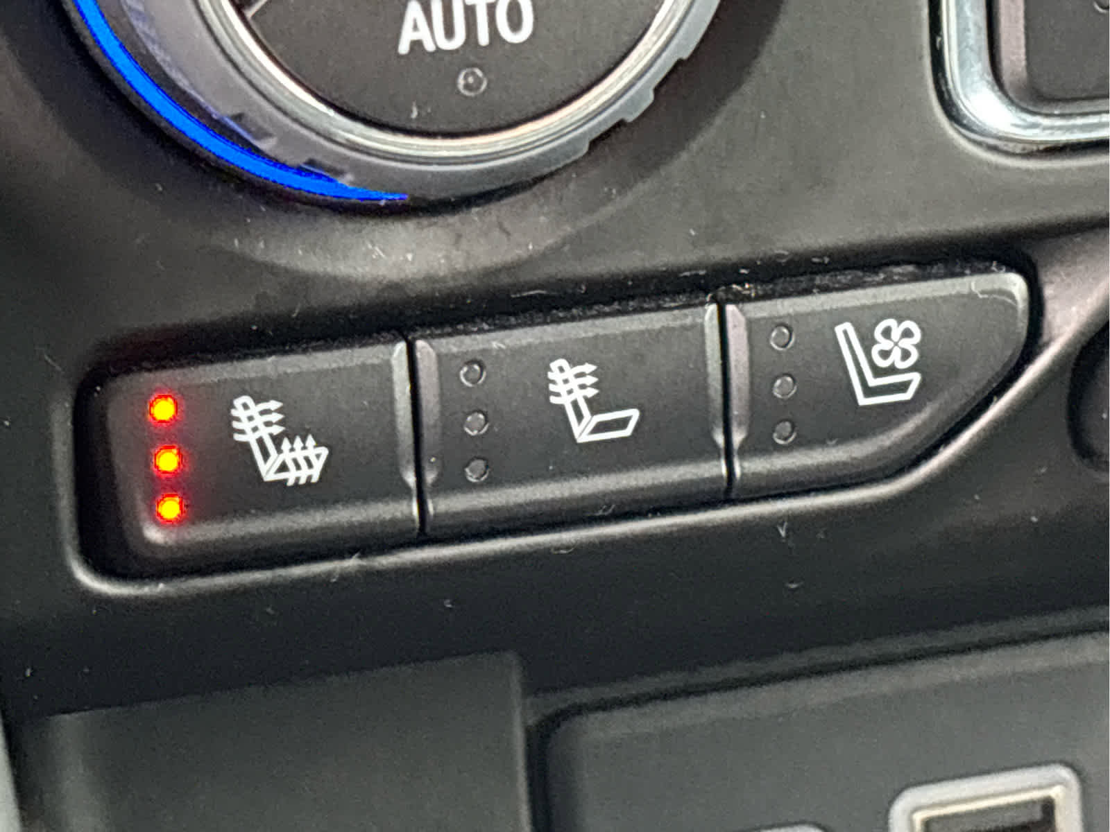 Certified 2023 Chevrolet Suburban Premier image 20