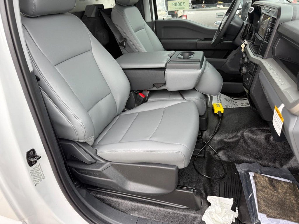 New 2025 Ford F450 XL w/ XL Chrome Package AWD/4WD image 9