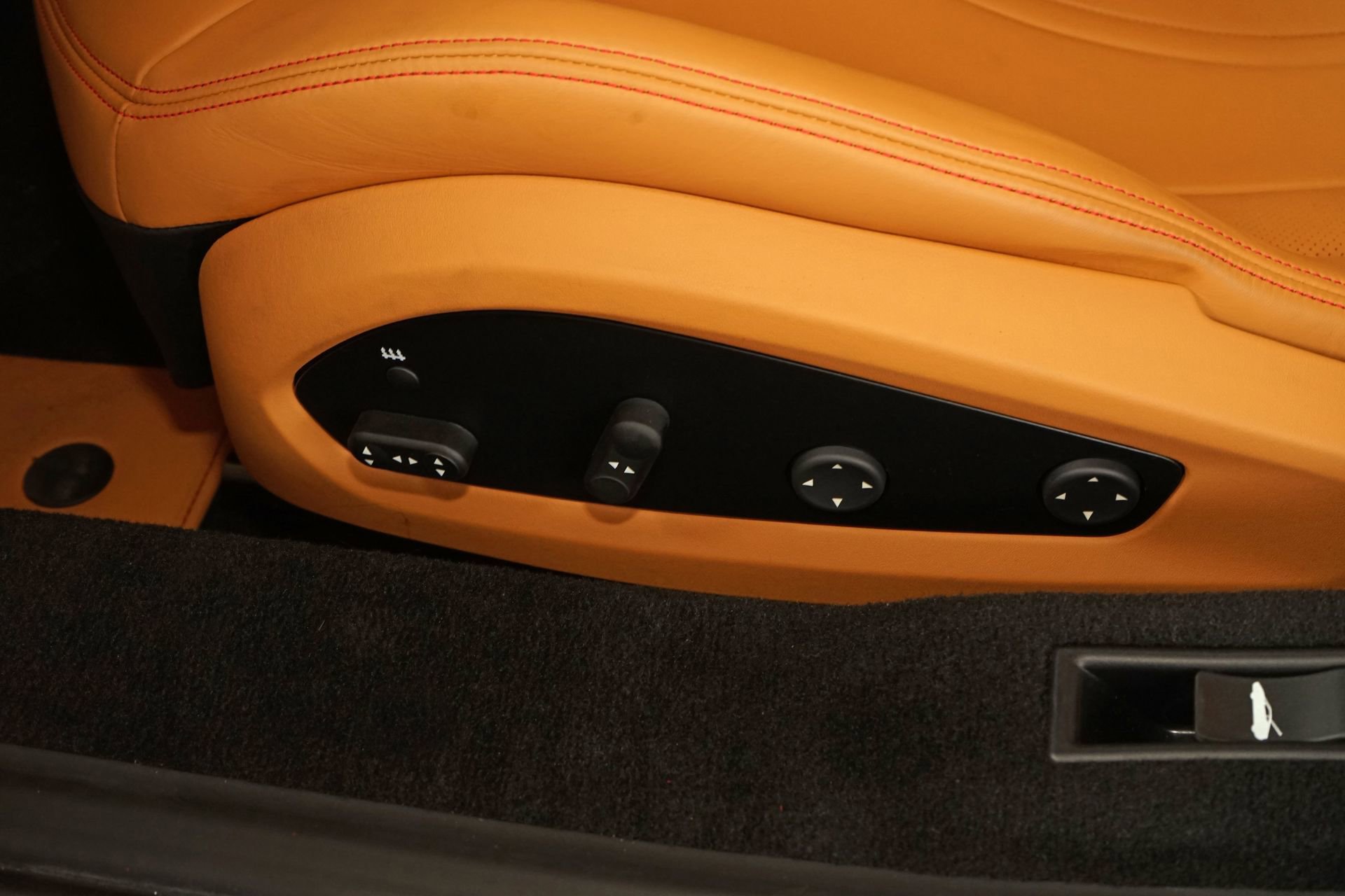 Used 2022 Ferrari F8 Tributo RWD image 26