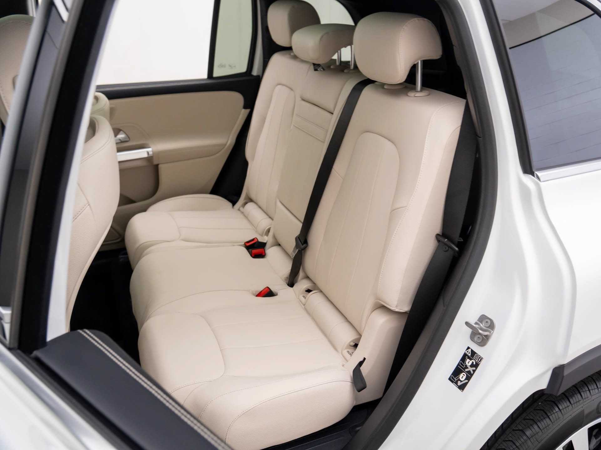 New 2026 Mercedes-Benz GLB 250 4MATIC image 18