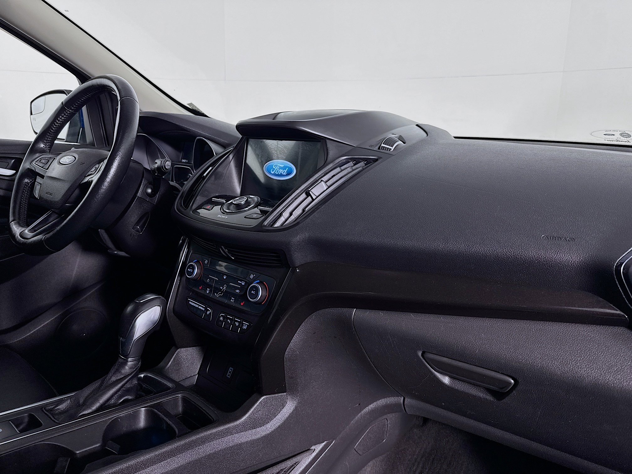 Used 2019 Ford Escape Titanium image 29