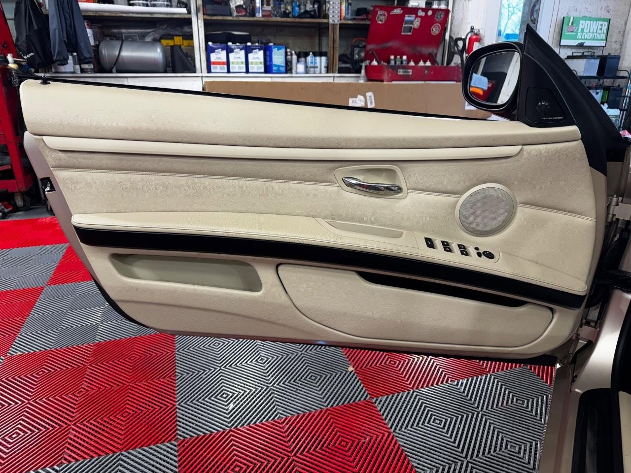 Used 2013 BMW 335i Convertible image 16