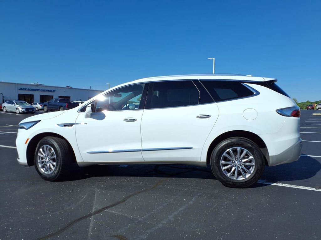 Used 2023 Buick Enclave Essence w/ LPO, Floor Liner Package FWD image 31