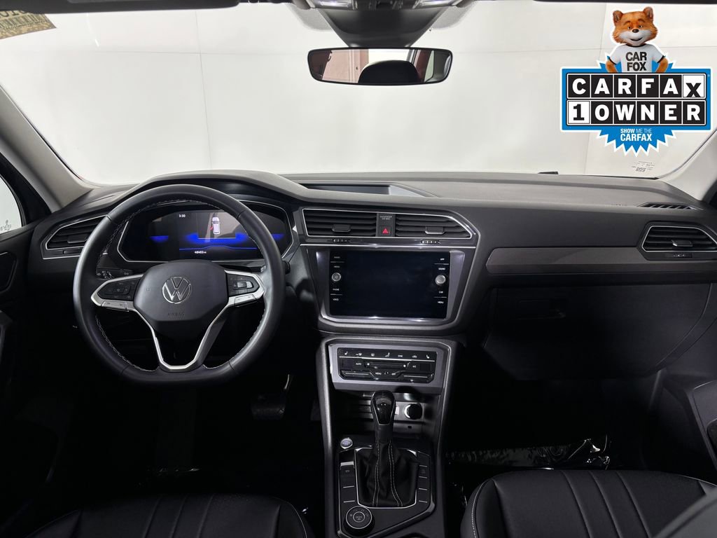 Used 2024 Volkswagen Tiguan SE w/ Panoramic Sunroof Package AWD/4WD image 14