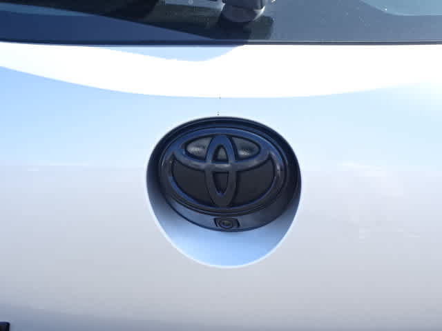 Used 2022 Toyota Corolla SE FWD image 9