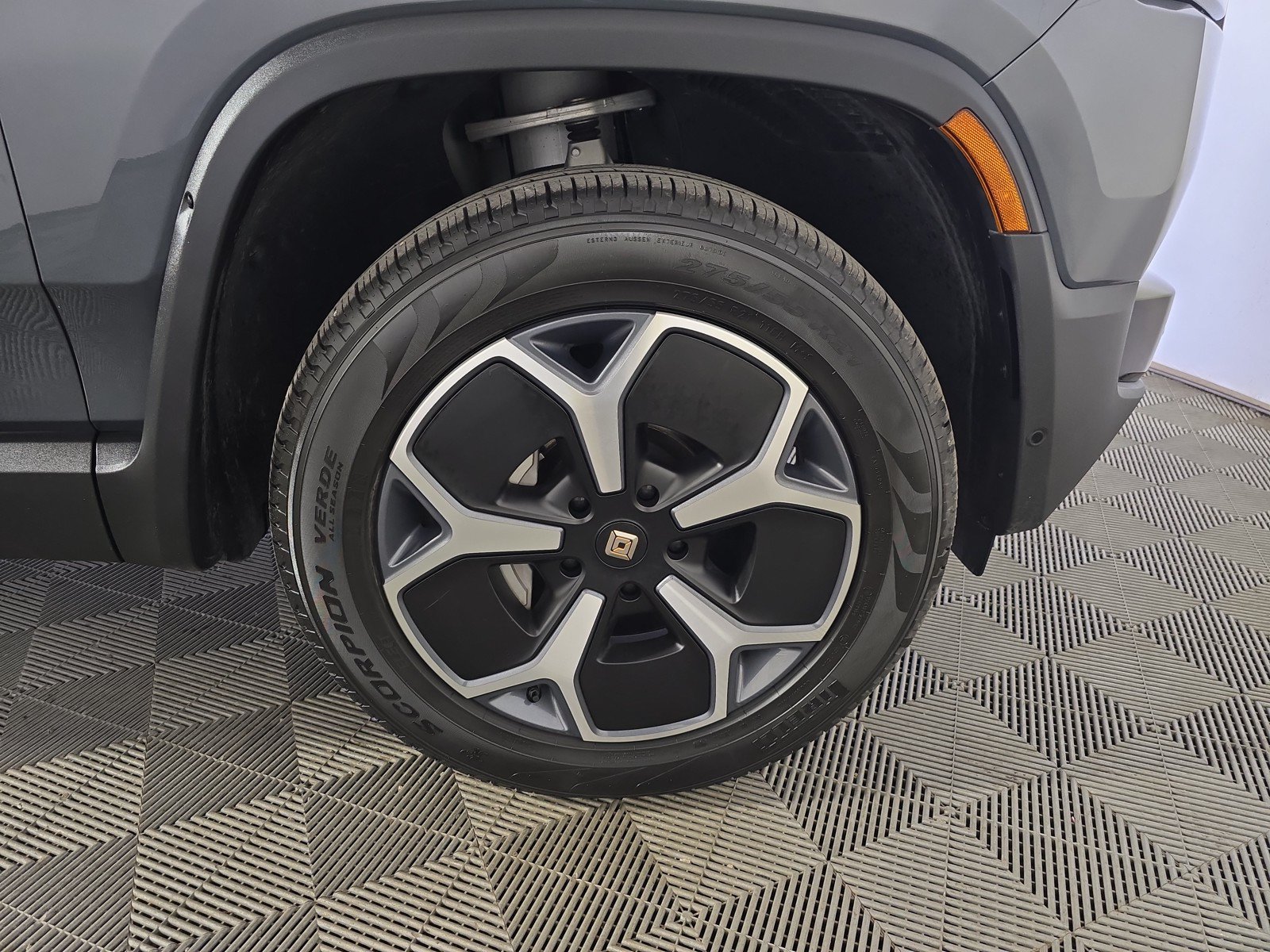 Used 2023 Rivian R1T Adventure AWD/4WD image 11