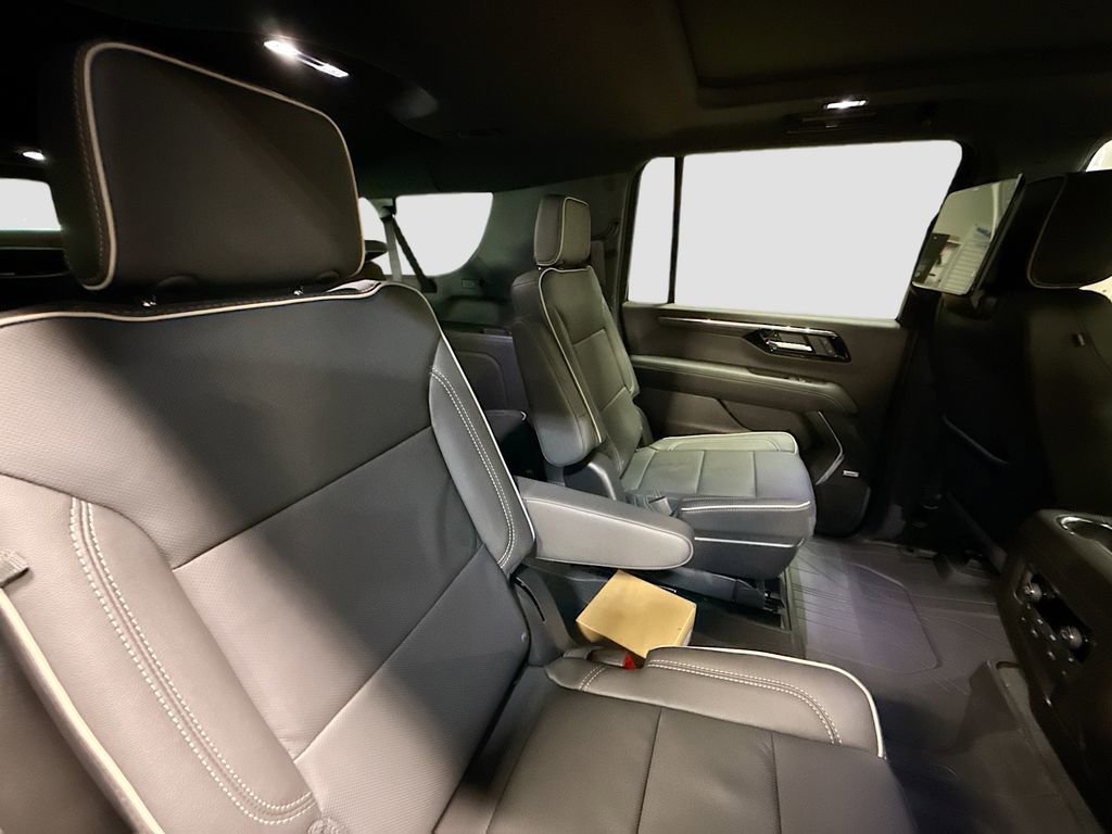 New 2026 Chevrolet Suburban Premier AWD/4WD image 30