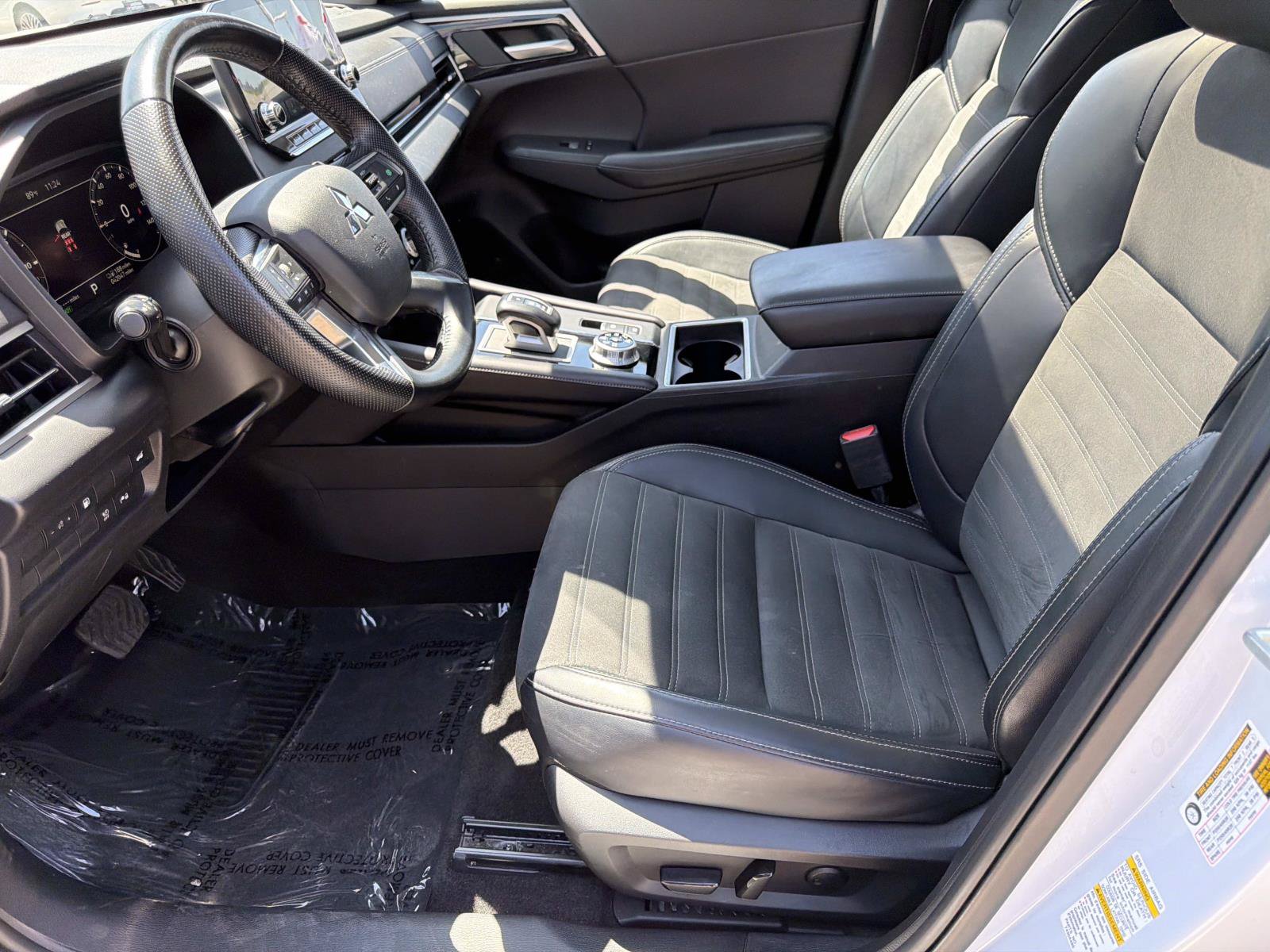Used 2024 Mitsubishi Outlander 4WD Plug-In Hybrid image 15