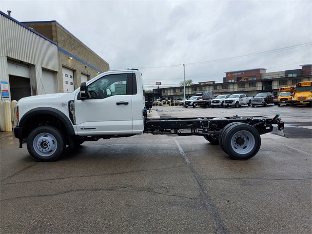 New 2025 Ford F550 4x4 Regular Cab Super Duty image 3