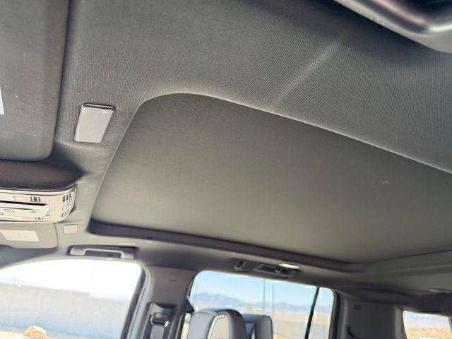 New 2026 GMC Yukon XL AT4 Ultimate w/ LPO, Illumination Package AWD/4WD image 13
