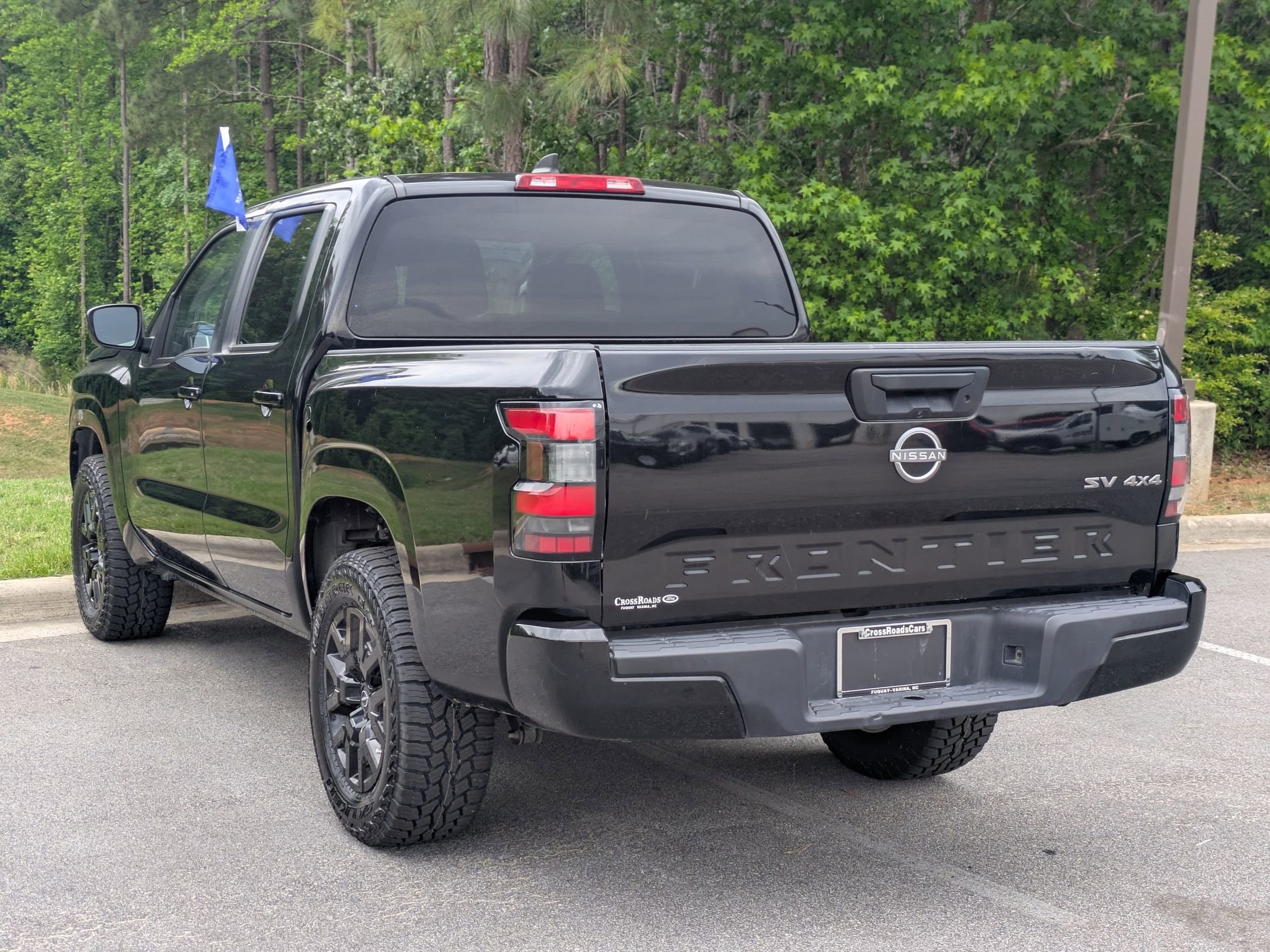 Used 2022 Nissan Frontier SV AWD/4WD image 5