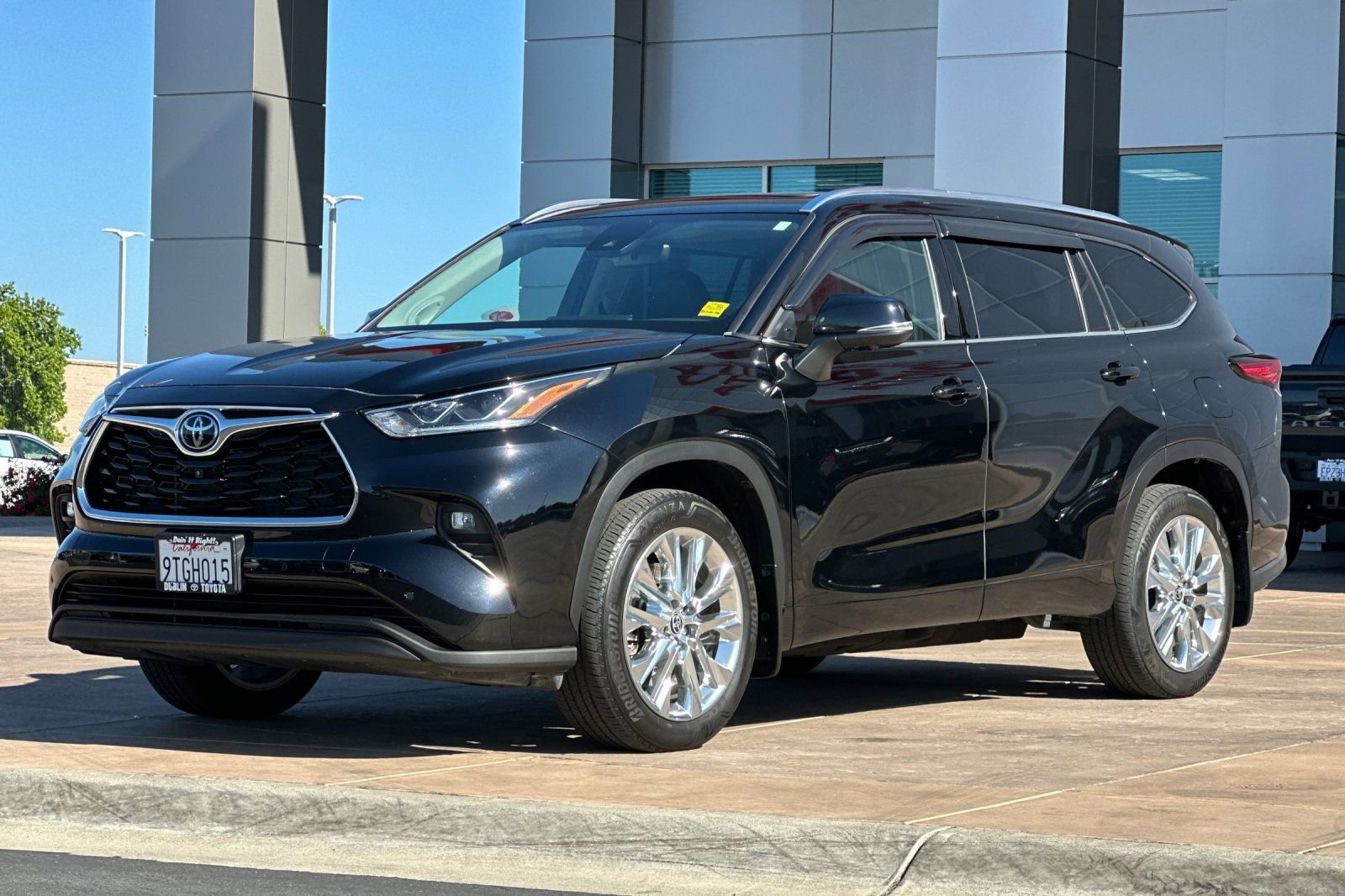 Used 2023 Toyota Highlander Limited AWD/4WD image 8