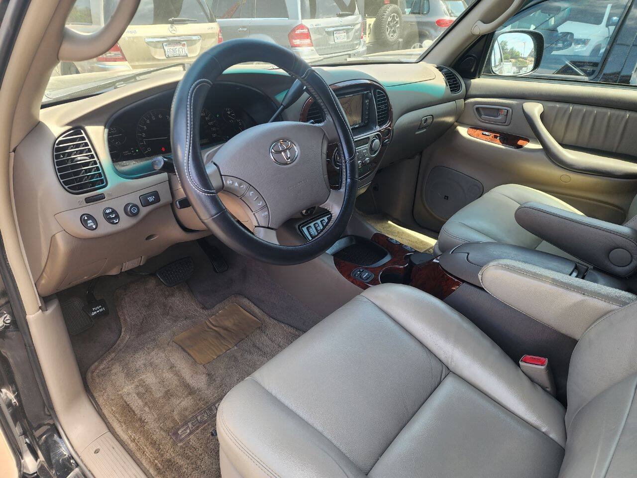Used 2007 Toyota Sequoia Limited RWD image 28