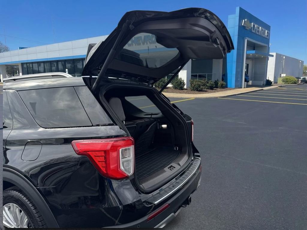 Used 2023 Ford Explorer King Ranch w/ Technology Package image 36