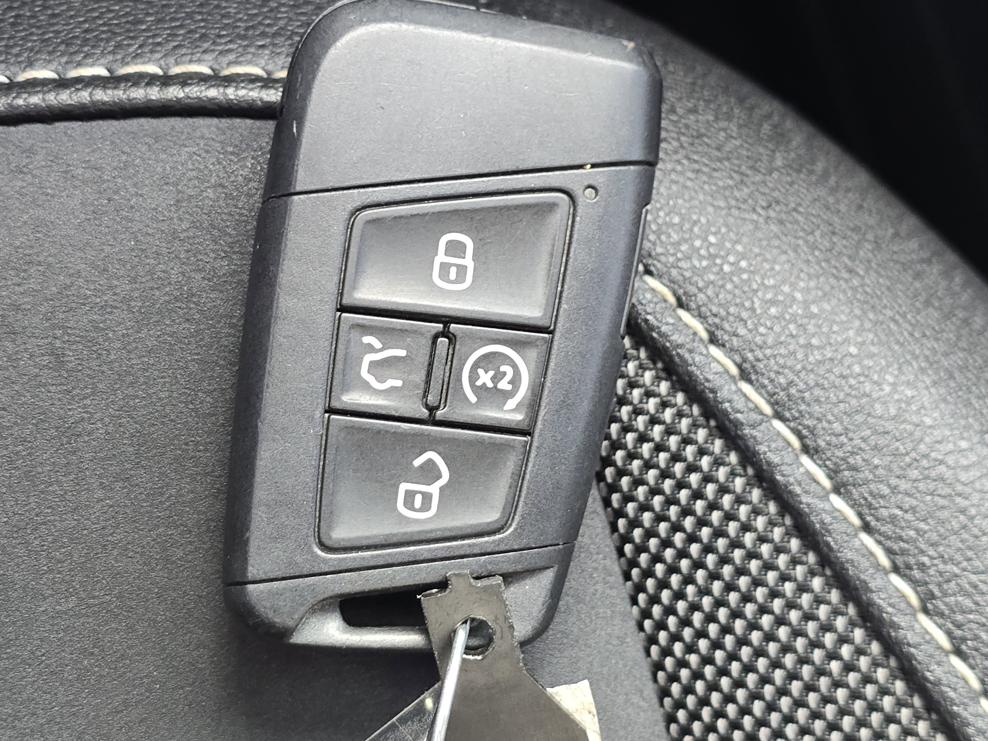 Certified 2023 Volkswagen Taos SE w/ Panoramic Sunroof Package image 29