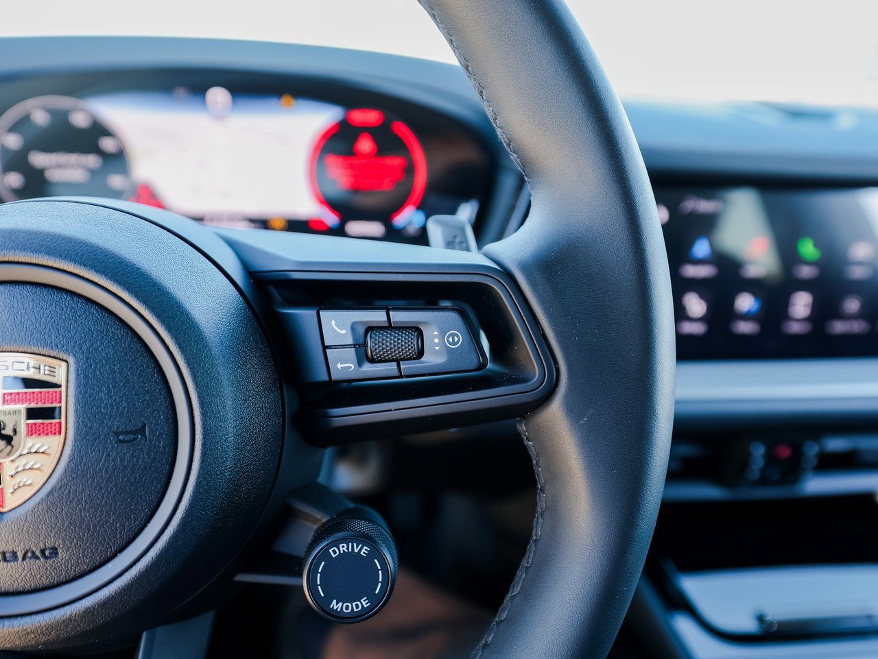 Certified 2025 Porsche Cayenne image 16