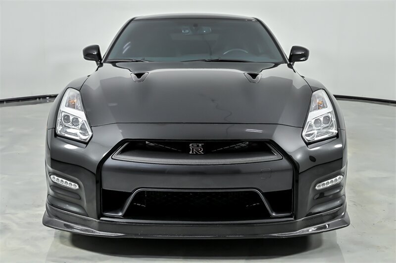 Used 2016 Nissan GT-R Black Edition AWD/4WD image 5