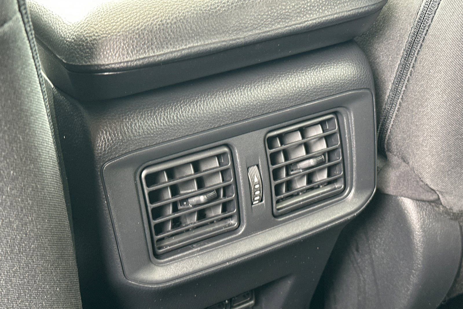 Used 2021 Toyota RAV4 XLE w/ Convenience Package image 14