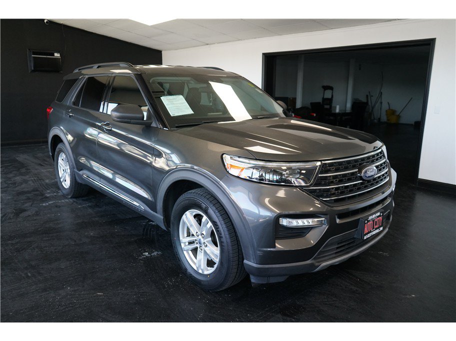 Used 2020 Ford Explorer XLT w/ Equipment Group 202A AWD/4WD image 9