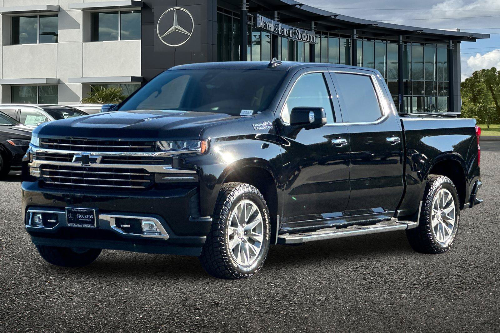 Used 2020 Chevrolet Silverado 1500 High Country w/ Technology Package AWD/4WD image 8