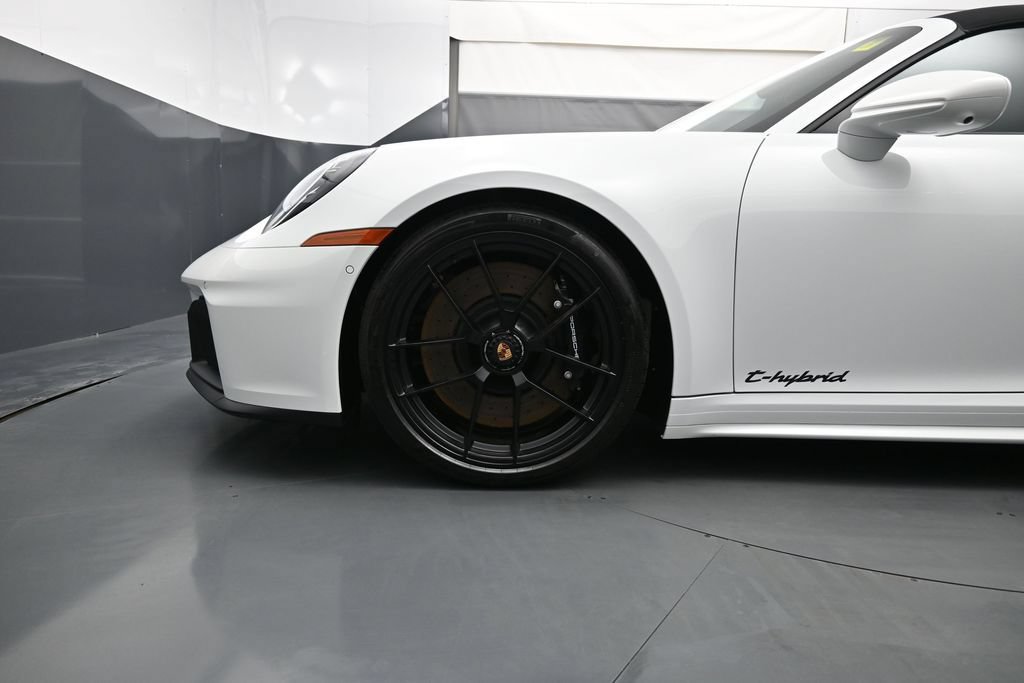 Used 2026 Porsche 911 Carrera GTS RWD image 9