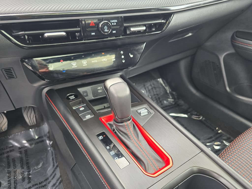 Used 2025 Nissan Kicks SR w/ SR Premium Package FWD image 22