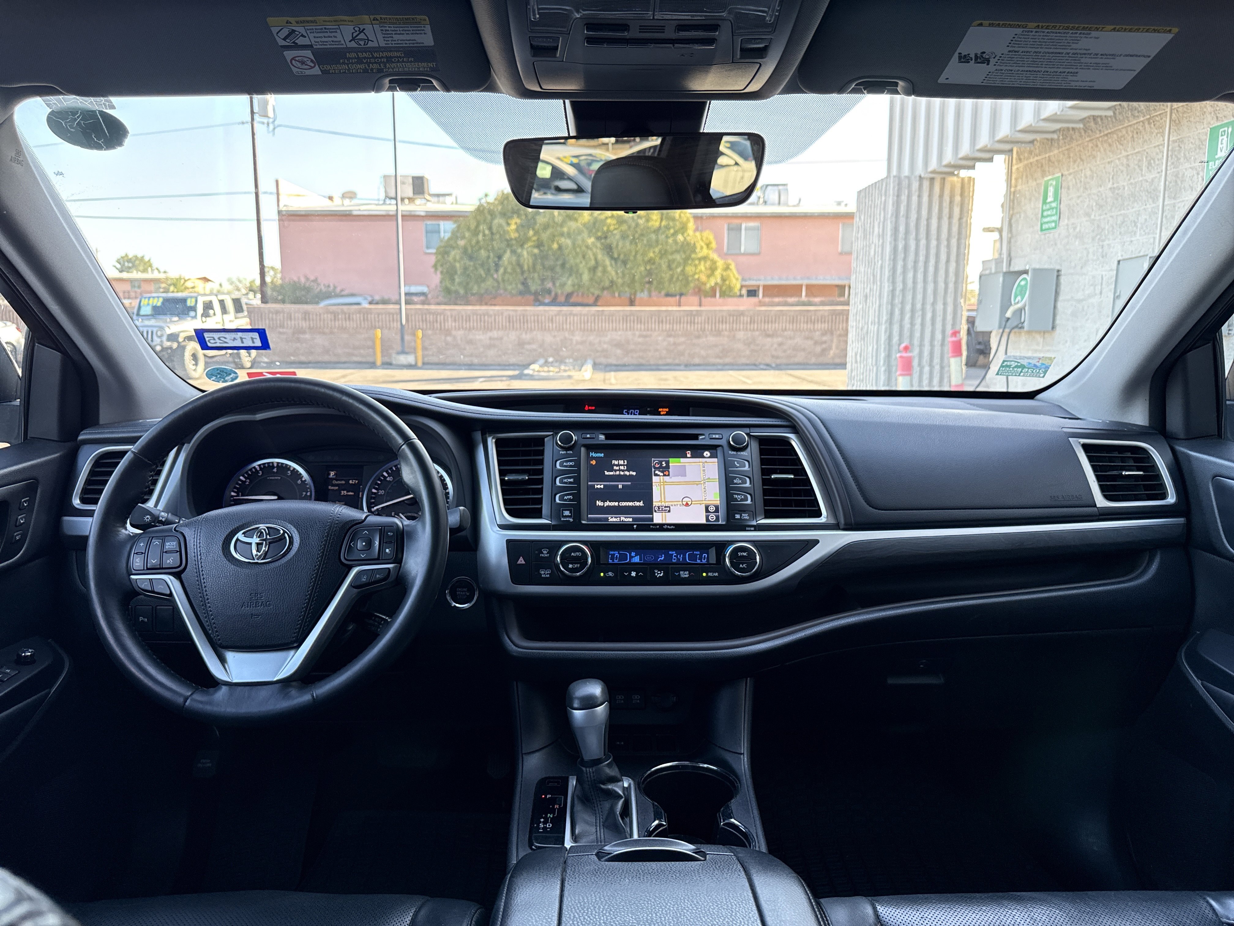 Used 2017 Toyota Highlander Limited image 22