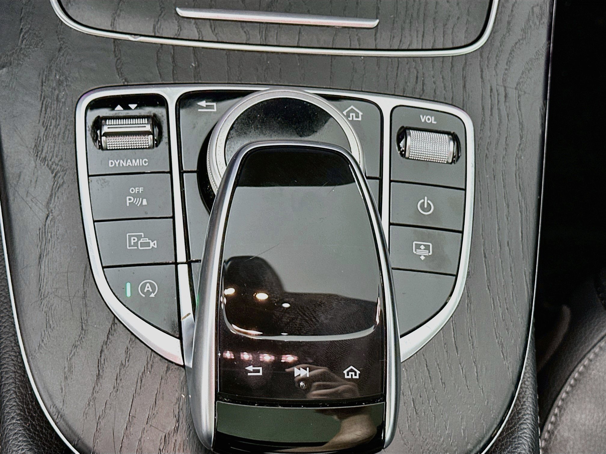 Certified 2019 Mercedes-Benz E 300 4MATIC image 22