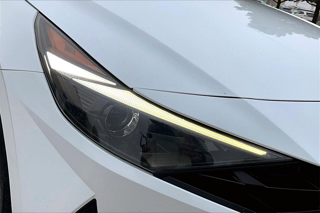 Used 2023 Hyundai Elantra SEL image 29