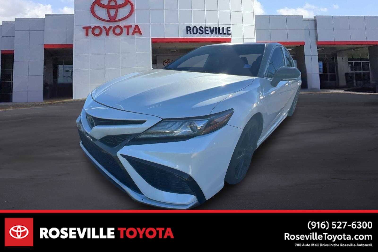Certified 2022 Toyota Camry XSE FWD image 1