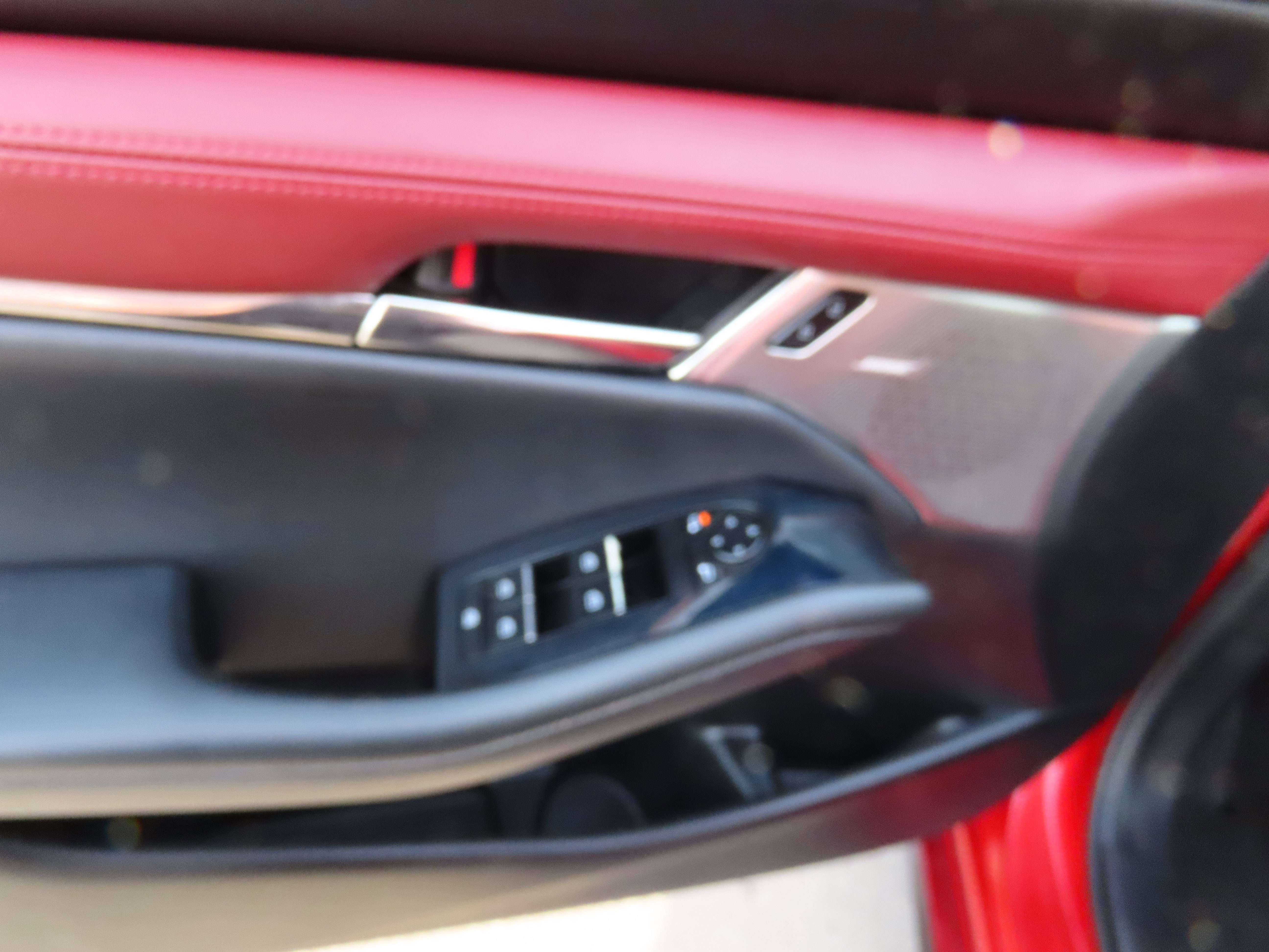 Used 2019 MAZDA MAZDA3 Hatchback w/ Premium Package image 21