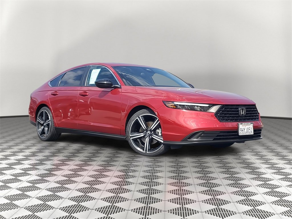 Used 2023 Honda Accord Sport image 2