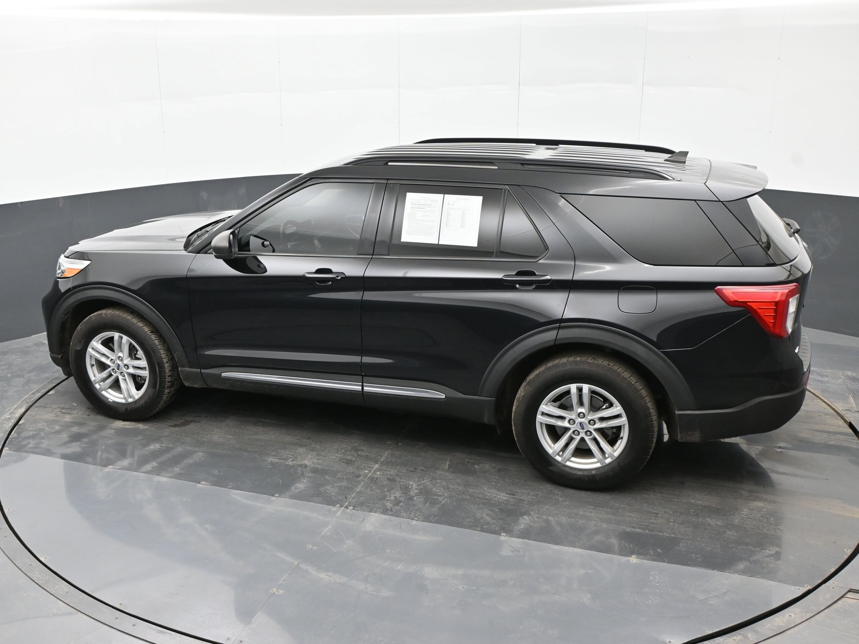 Used 2021 Ford Explorer XLT w/ Class III Trailer Tow Package AWD/4WD image 37