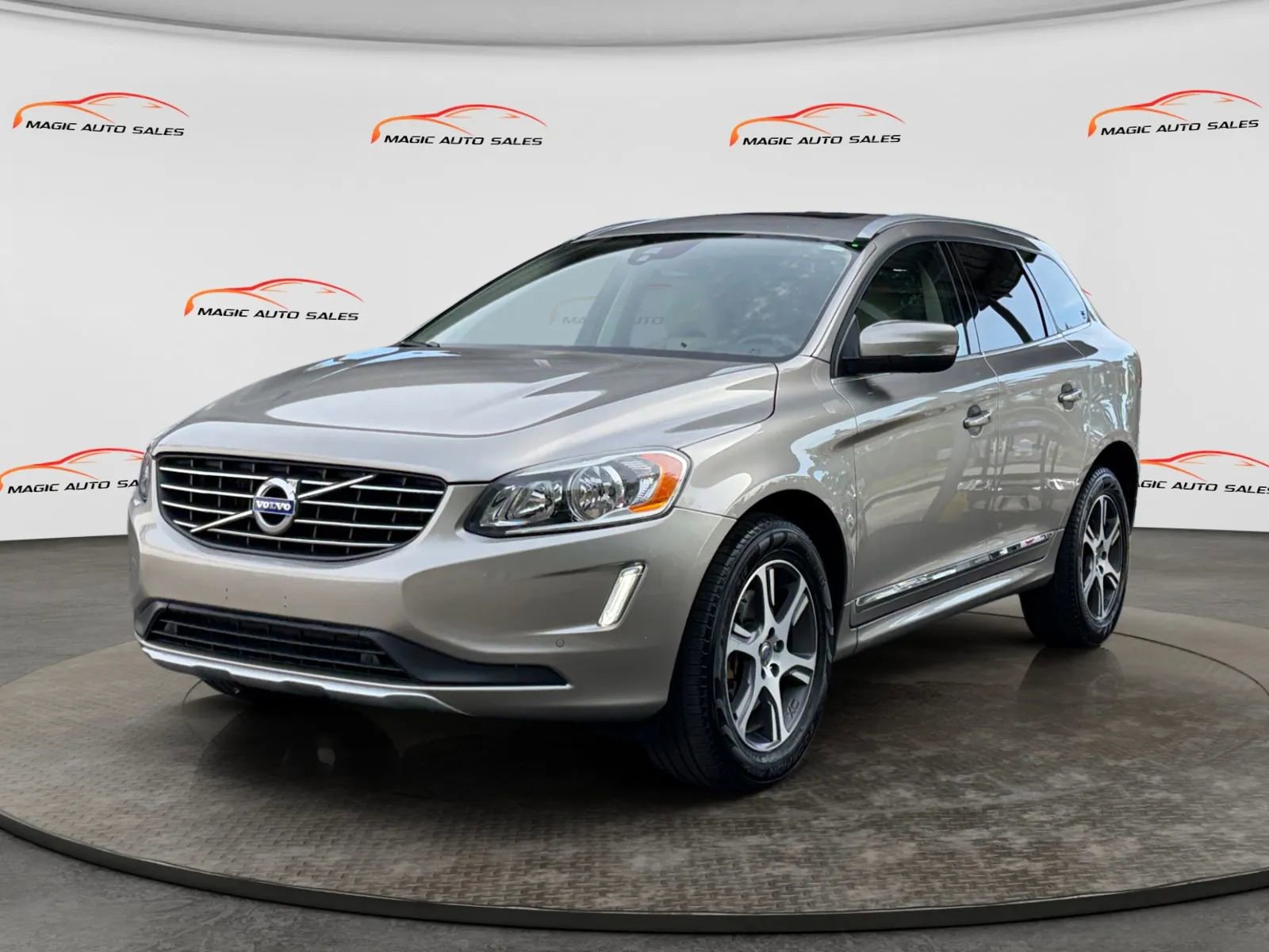 Used 2015 Volvo XC60 T6 Platinum w/ Protection Package AWD/4WD image 1