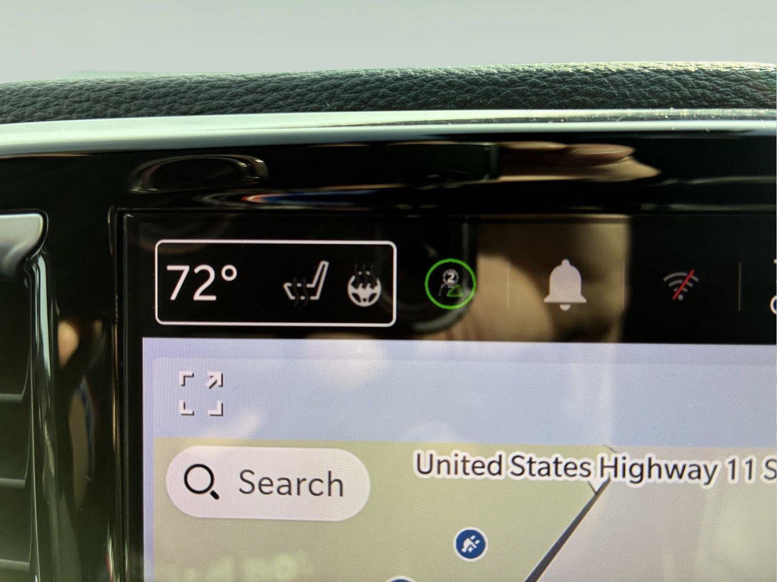 Used 2024 Chrysler Pacifica Premium FWD image 32