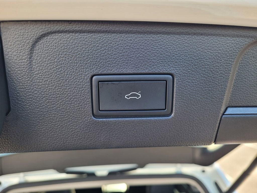 Used 2023 Volkswagen Atlas SE image 10