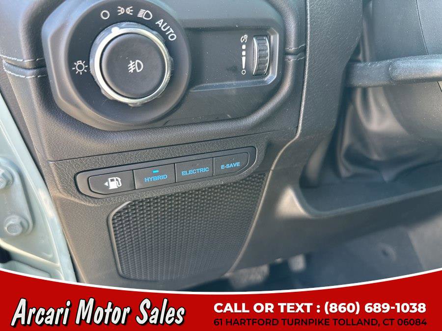 Used 2024 Jeep Wrangler Sahara w/ Safety Group image 20