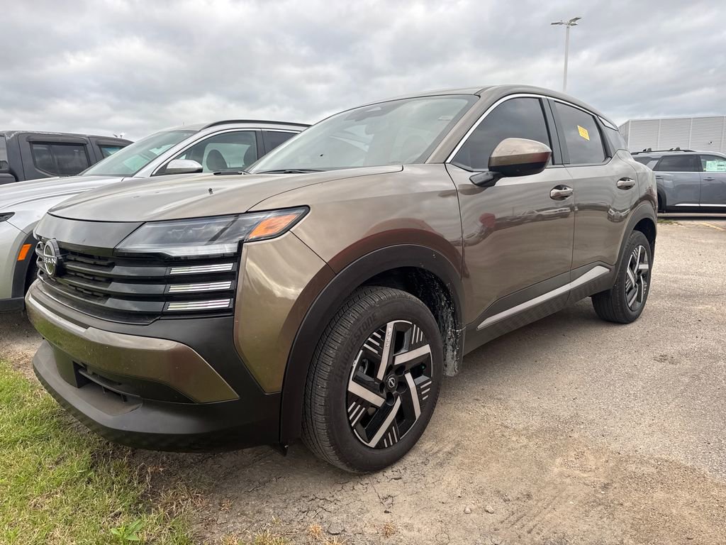 Used 2025 Nissan Kicks SV w/ Illumination Package FWD image 1