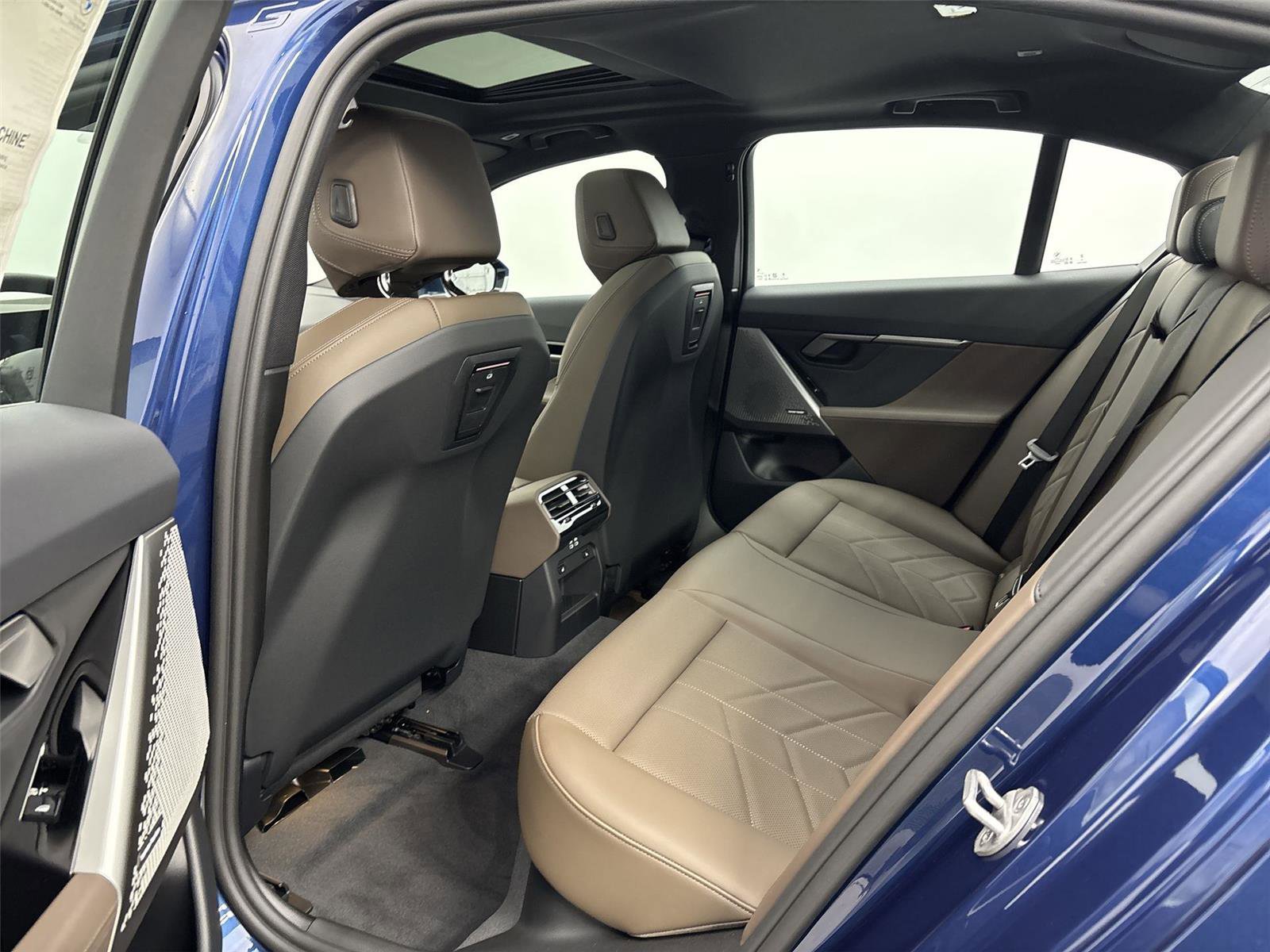 New 2026 BMW 530i xDrive w/ Premium Package AWD/4WD image 29