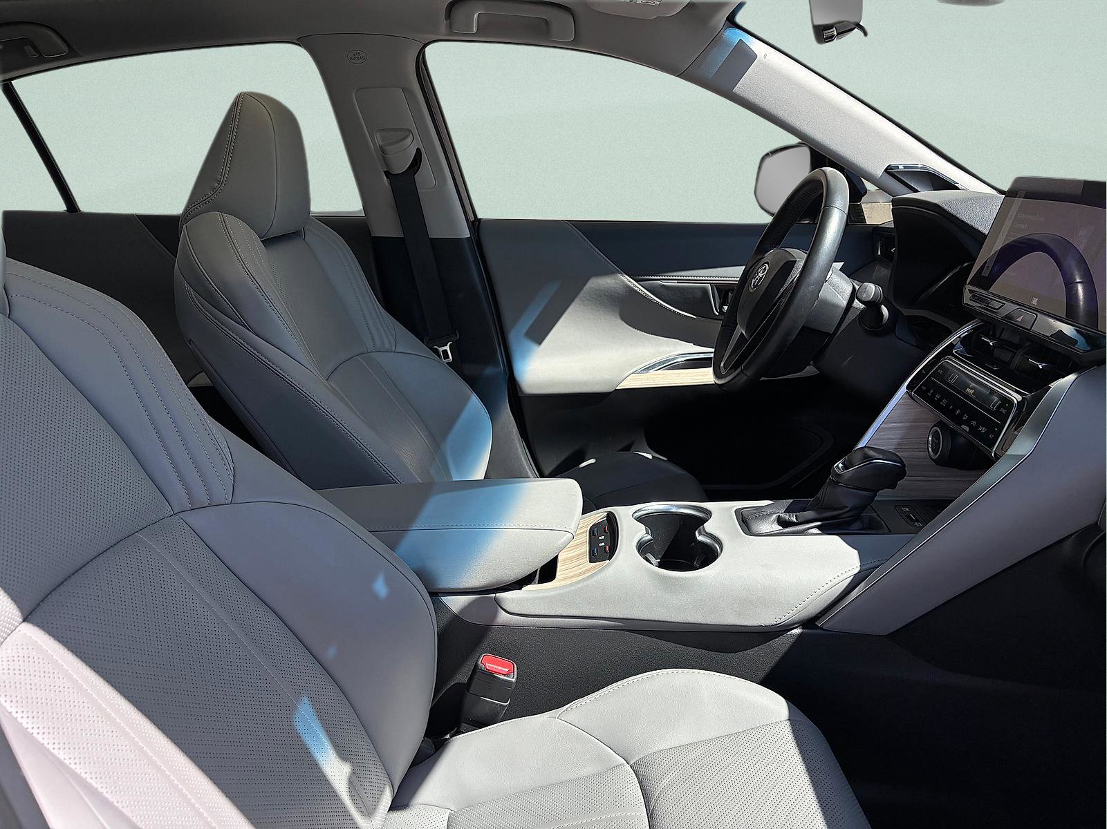 Used 2024 Toyota Venza Limited AWD/4WD image 40