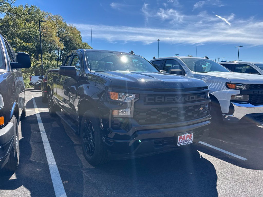 Used 2024 Chevrolet Silverado 1500 Custom AWD/4WD image 2