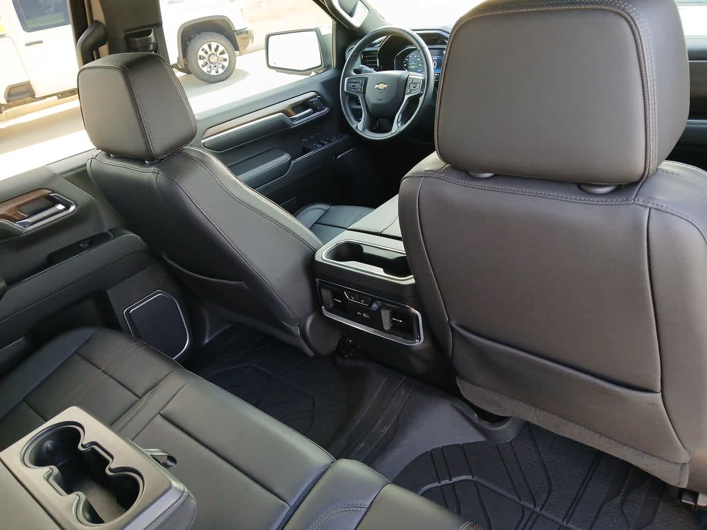 Used 2023 Chevrolet Silverado 1500 High Country w/ High Country Premium Package AWD/4WD image 63