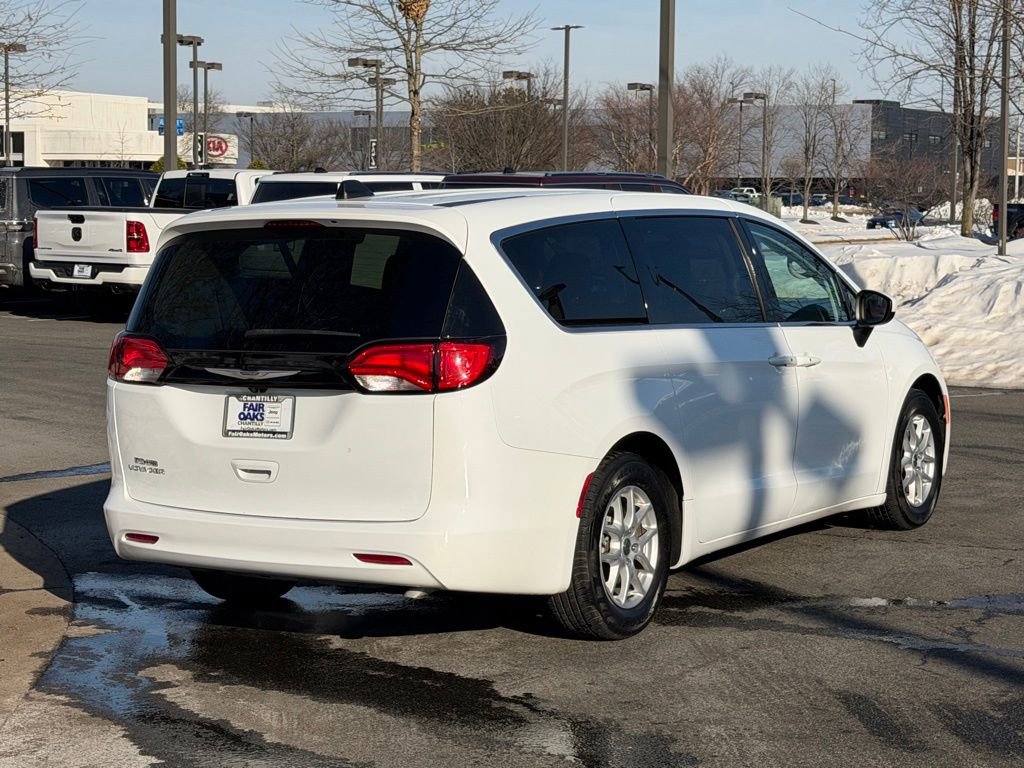 Certified 2022 Chrysler Voyager LX image 7