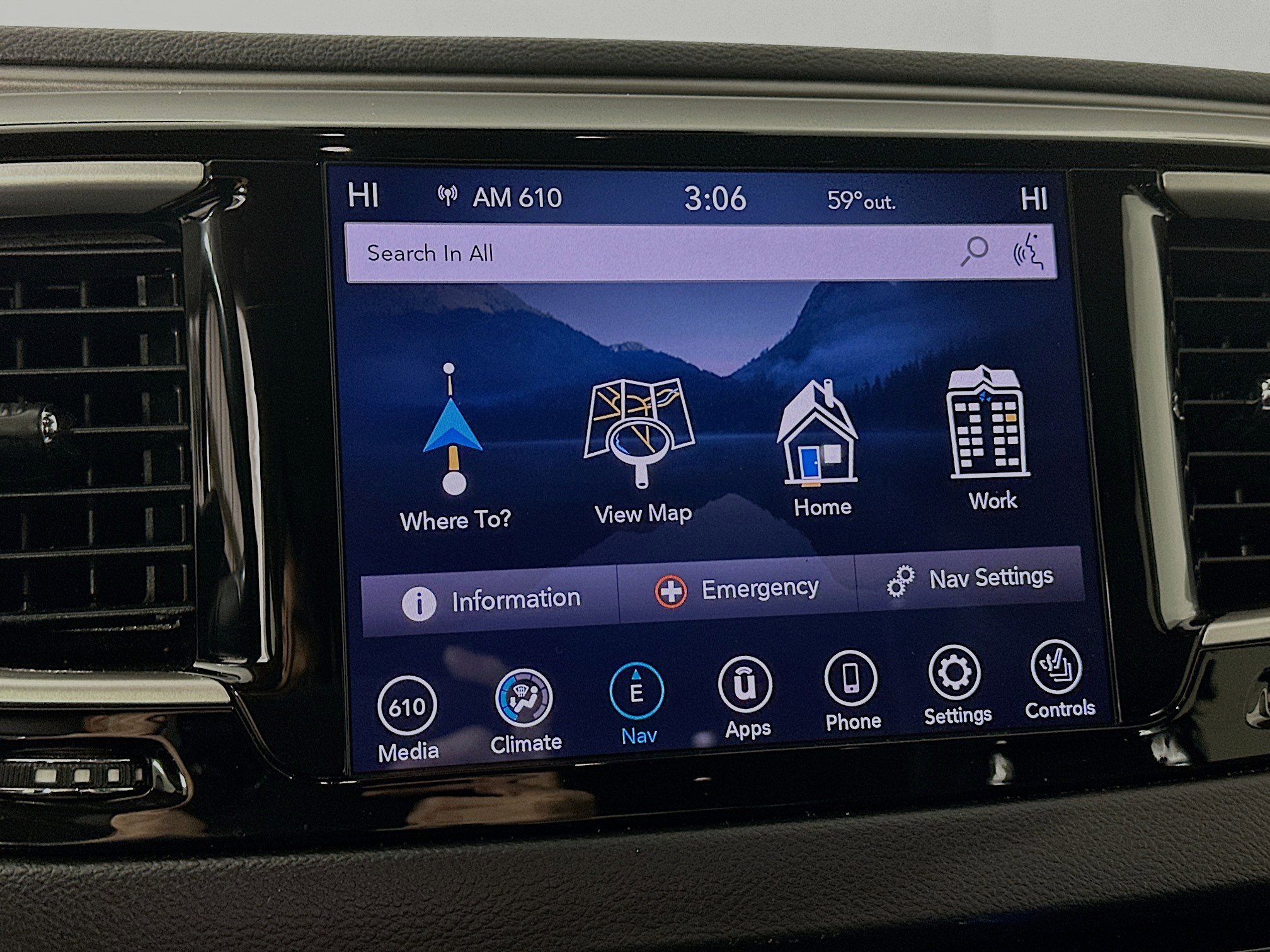 Used 2020 Chrysler Pacifica Touring-L Plus w/ Tire & Wheel Group image 17