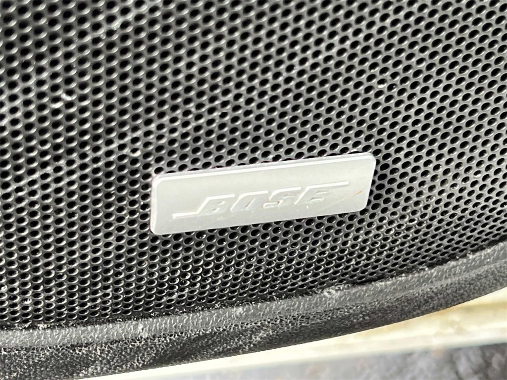 Used 2022 GMC Acadia SLT w/ Elevation Edition image 17