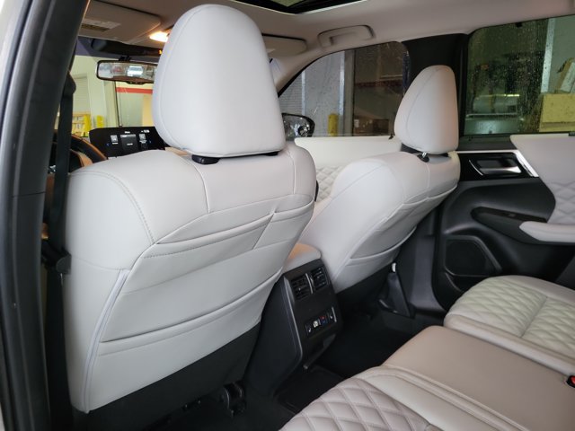 Used 2023 Mitsubishi Outlander SEL AWD/4WD image 10